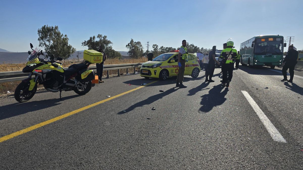 פוריה: רכב התנגש ברכב שנעצר בצד הדרך – 3 פצועים אנוש