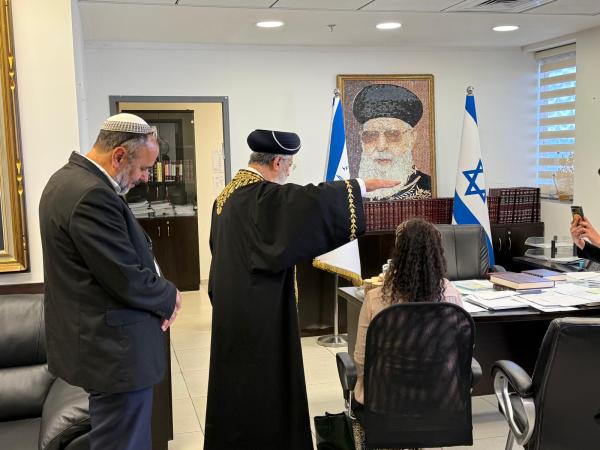 אחרי שש שנות סירוב: שודד הבנקים נתן גט לאשתו