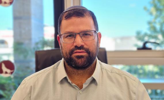 כבוד למגזר: הדובר הסרוג נכנס לתפקיד במשרד האוצר