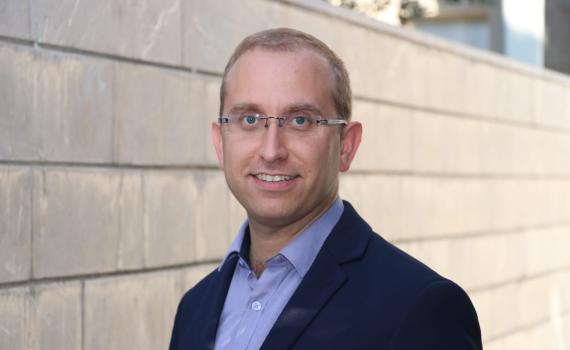 חוקר באוניברסיטה בניו יורק: עו"ד סרוג מצטרף לישראל היום