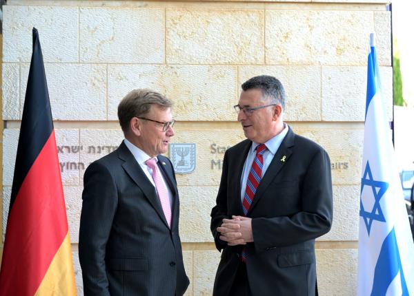 סער לשר החוץ הגרמני: "לא תקום מדינה פלסטינית"