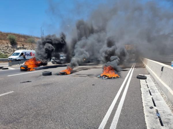 דרוזים חוסמים את כביש 6 כדי שישראל תתערב בסוריה