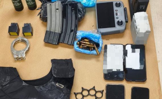 במהלך פעילות במשולש התגלו אקדח במקפיא ומטעני חבלה