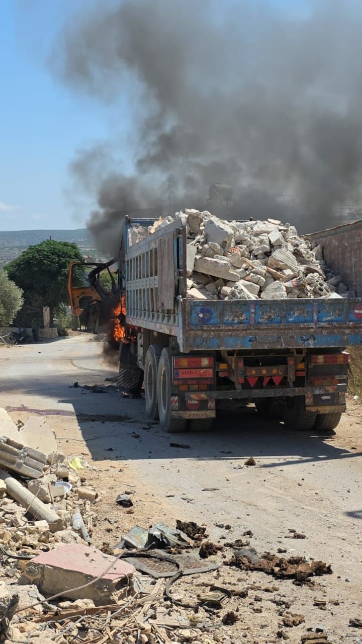 הרוג שני בלבנון: כלי טיס תקף משאית בנאקורה