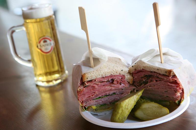 חיידק ליסטריה בפסטרמות ונקניקים: "לא לצרוך את המוצרים"