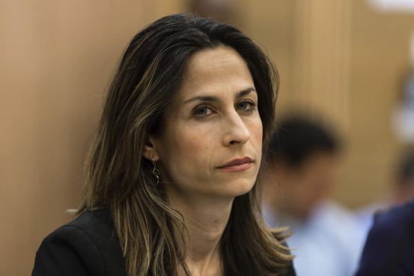 עוד מכה לגנץ: ח"כית נוספת נוטשת את 'כחול לבן'