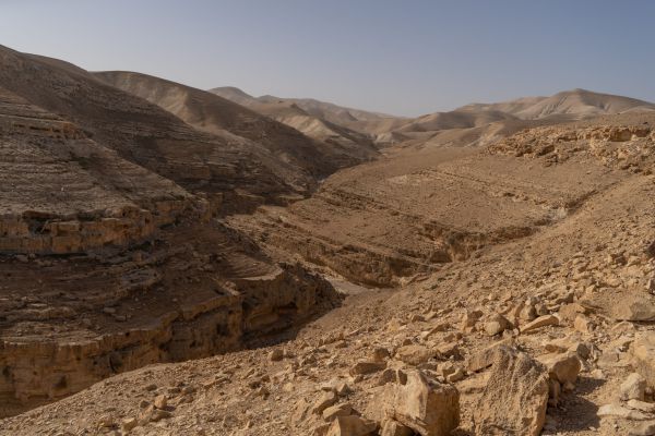 שני צעירים אותרו אחרי שאיבדו את דרכם בנחל אוג