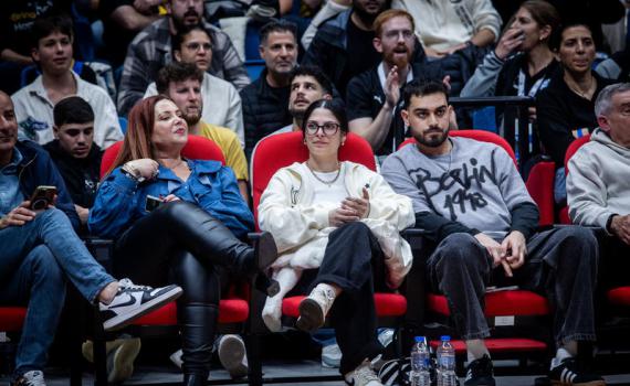 שורדת השבי שיתפה השפלה בבית קפה: "למי אכפת שהיית חטופה?"