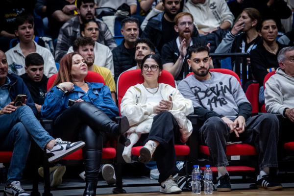 שורדת השבי שיתפה השפלה בבית קפה: "למי אכפת שהיית חטופה?"