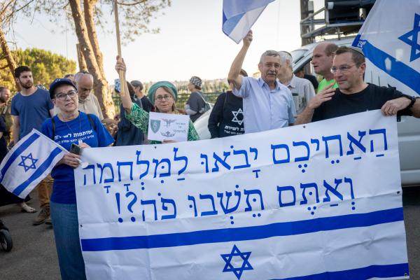 חוק הגיוס – למי בכלל יש אינטרס שהוא יעבור?