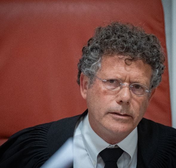 "אנחנו יודעים במי מדובר - יצחק עמית מושחת"