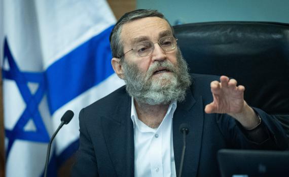 גפני משווה: המלחמה נגד החרדים, כמו הרדיפה של הרומאים