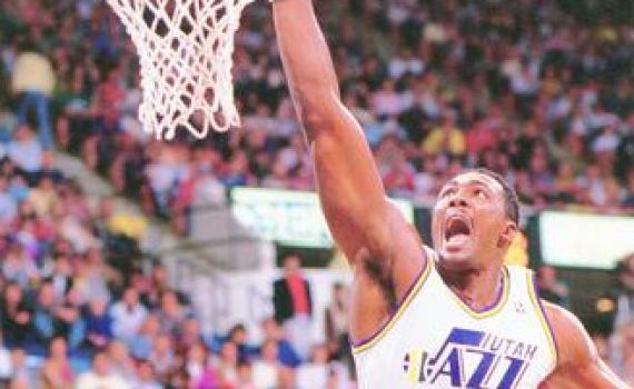 אדם של קבוצה אחת ללא טבעת: קארל מלון חוגג 62