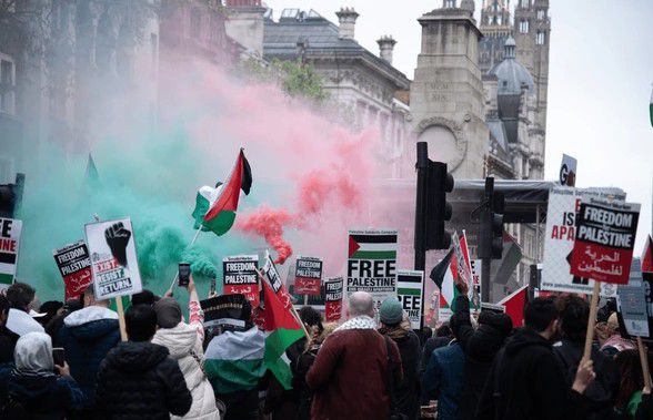 ראש העיר המוסלמי של לונדון דורש: "להכיר במדינה פלסטינית"