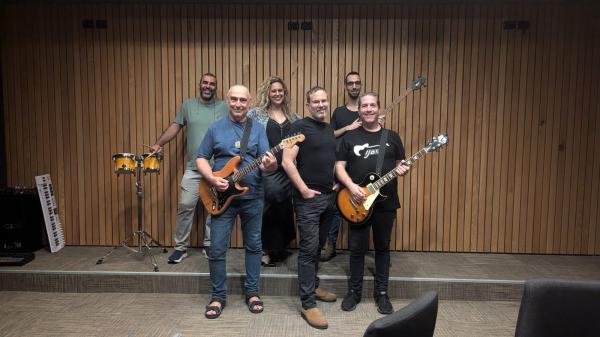 הגיסים בשיר מחאה: "זה לא סרט, זה הבן שלך בעזה" | ראיון