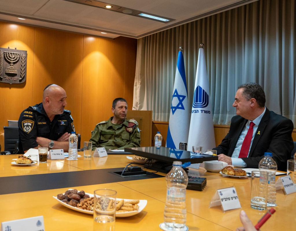 שר הביטחון: יוקם גוף משותף לטיפול באלימות נגד חיילי צה"ל