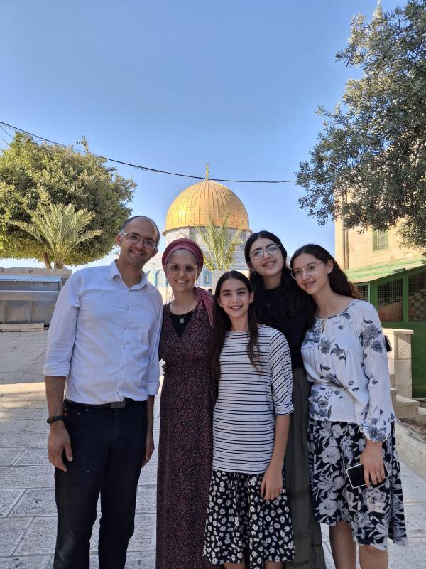 לרגל י"ז בתמוז: חננאל גז עלה להר הבית | צפו