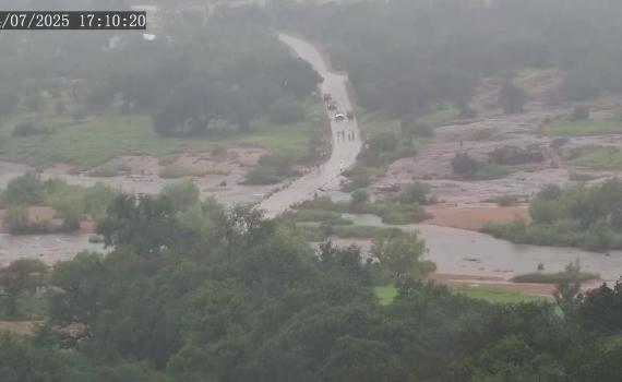 טרגדיה בטקסס: שיטפון קטלני גובה עשרות קורבנות