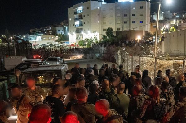 באלימות כלפי צה"ל: מאות ישראלים חצו את הגבול לסוריה