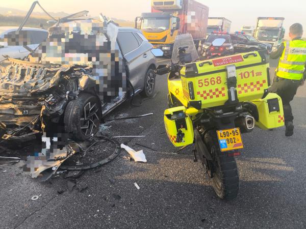 אסון בכביש 6: גבר בן 30 נהרג מפגיעת משאית