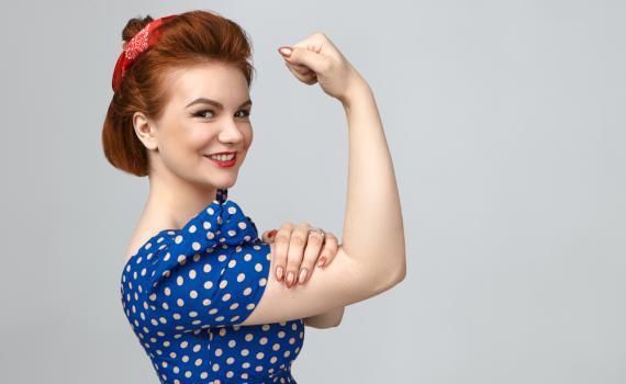 "להיות פמיניסטית זה להאמין שנשים שוות לגברים"