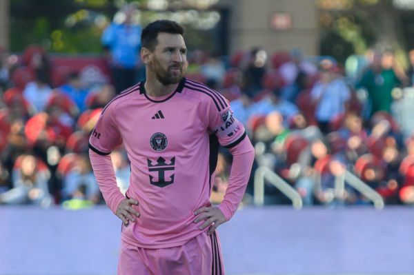 מתקרב למסי: החלוץ הישראלי גרר את קבוצתו לניצחון