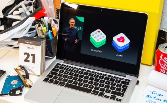 דרמה בעולם הטכנולוגיה: סמנכ"ל אפל פורש אחרי 27 שנה