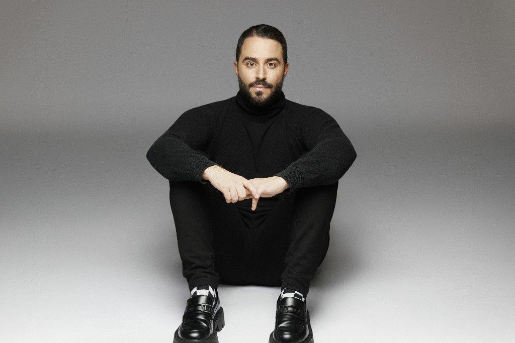 רגע לפני אלול: הזמר הסרוג בשיר חדש