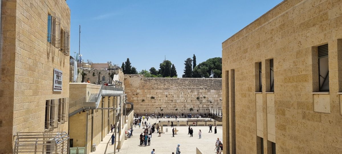 ירושלים של בין הזמנים: מסע קסום בין היסטוריה, תרבות וטעמים