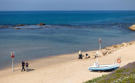 בעקבות חשש לזיהום: חופים באזור חיפה והקריות נאסרו לרחיצה