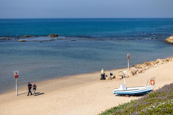 בעקבות חשש לזיהום: חופים באזור חיפה והקריות נאסרו לרחיצה