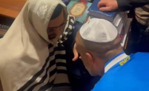 "הינוקא" ברך את אייל גולן: "תמשיך לשמח עם ישראל"