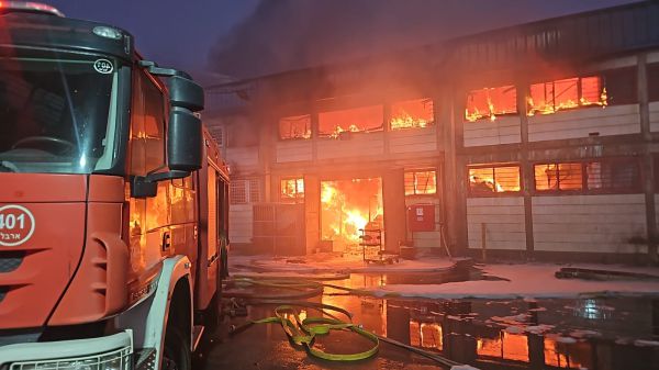 שריפה פרצה סמוך לאריאל: מטוסי כיבוי הוזנקו. צפו