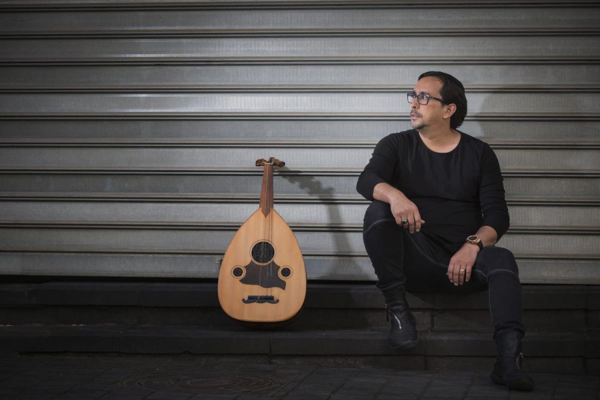 פיוט ורוק נפגשים בקיסריה: ליאור אלמליח מארח את גדולי הז'נאר