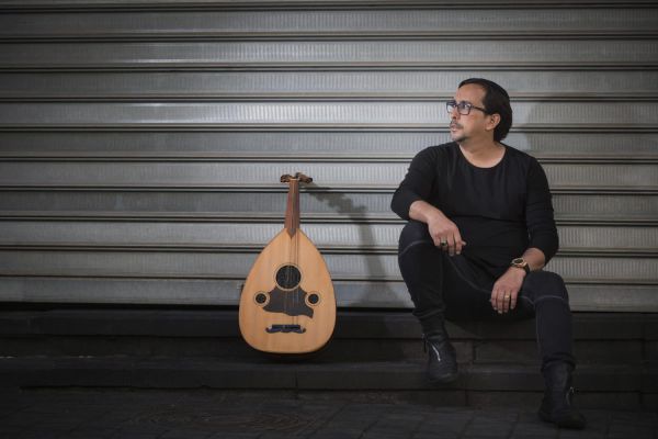 פיוט ורוק נפגשים בקיסריה: ליאור אלמליח מארח את גדולי הז'נאר