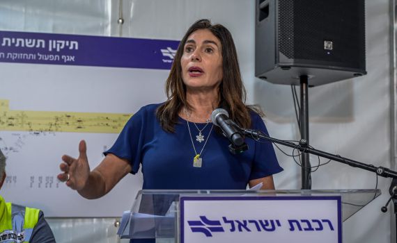 מירי רגב: "אם לא יחסמו כבישים – האוטבוסים יגיעו בזמן"
