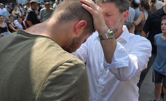 בליווי הוריהם: הבנים של השרים הסרוגים התגייסו לגבעתי