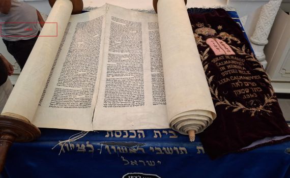 ספרי התורה שהוחבאו בשואה נמצאו אחרי 80 שנה
