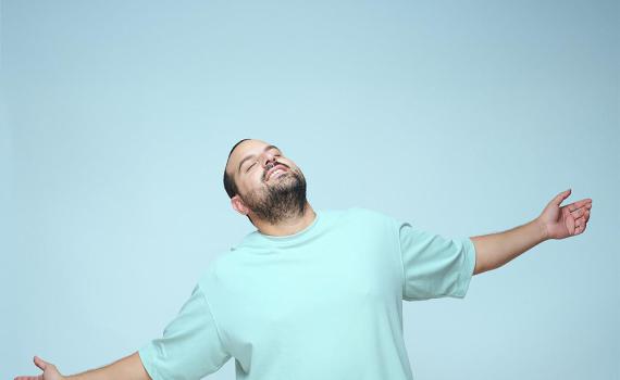 "אבא תודה": עקיבא מוציא שיר חדש שיצר עם בני משפחתו