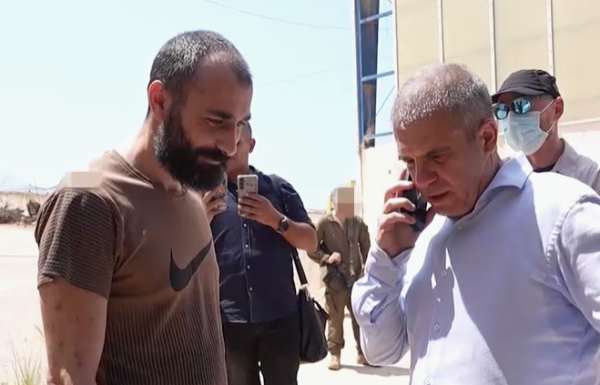 צפו: הישראלי שהיה כלוא בלבנון מעל שנה הגיע לארץ