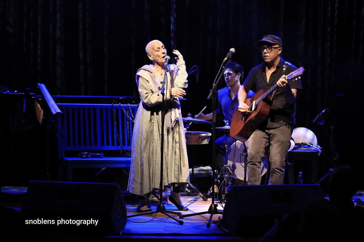 "רסיסים של אור": רבקה זוהר משיקה אלבום דואטים מרגש