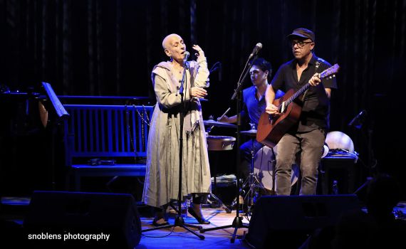 "רסיסים של אור": רבקה זוהר משיקה אלבום דואטים מרגש