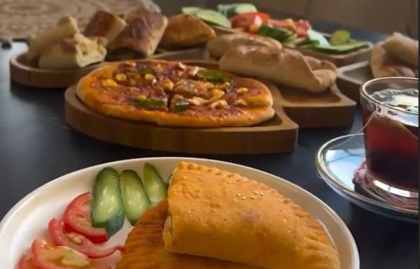 הסרטון שמוכיח: הכל היה פייק, אין רעב בעזה