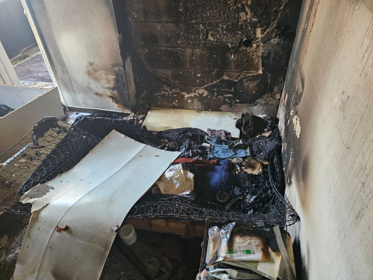 שריפה פרצה סמוך למיטה: קשיש בן 93 פונה במצב קשה