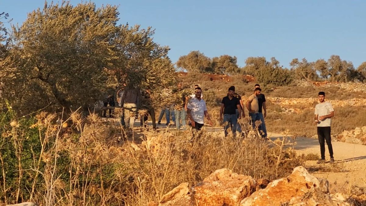 הוכחה מצולמת: המחבל שחוסל תועד אוחז באבן