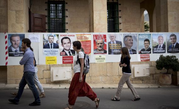 צרפת מאיימת: סגירת הקונסוליה תגרור תגובה חריפה