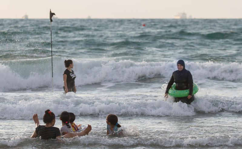 אחרי 24 שעות: הוסר איסור הכניסה לחוף הנפרד בקריות