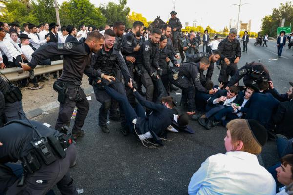 חרדים חוסמים בהפתעה את הכבישים המרכזיים בישראל