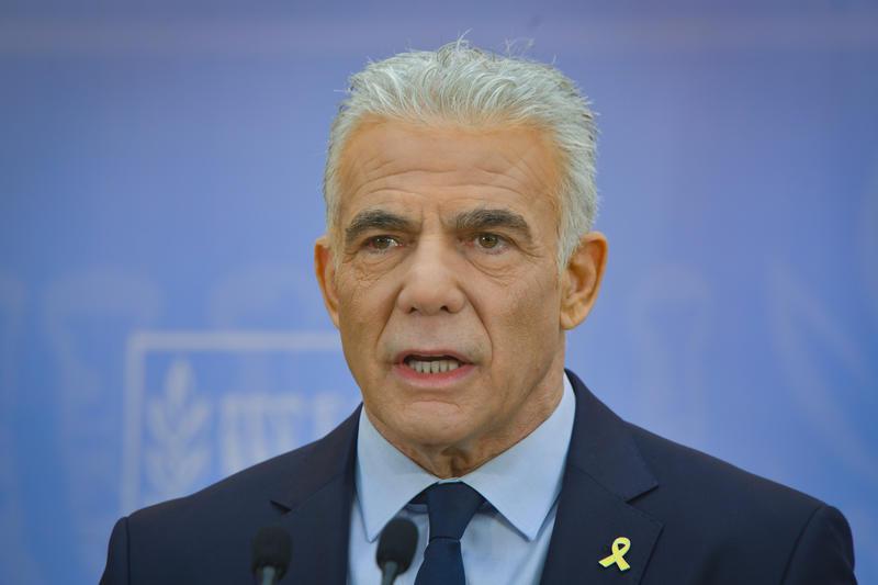 עוד מכה ללפיד: בכיר נוסף במפלגה הודיע על עזיבה