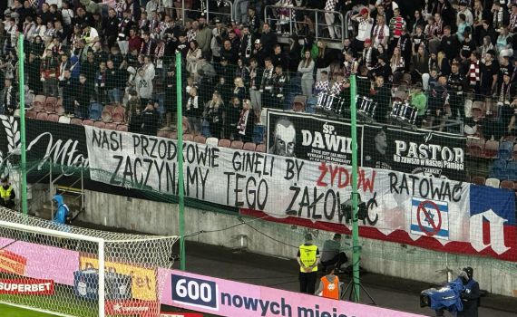 שלט בפולין: מתחילים להתחרט שהצלנו יהודים בשואה